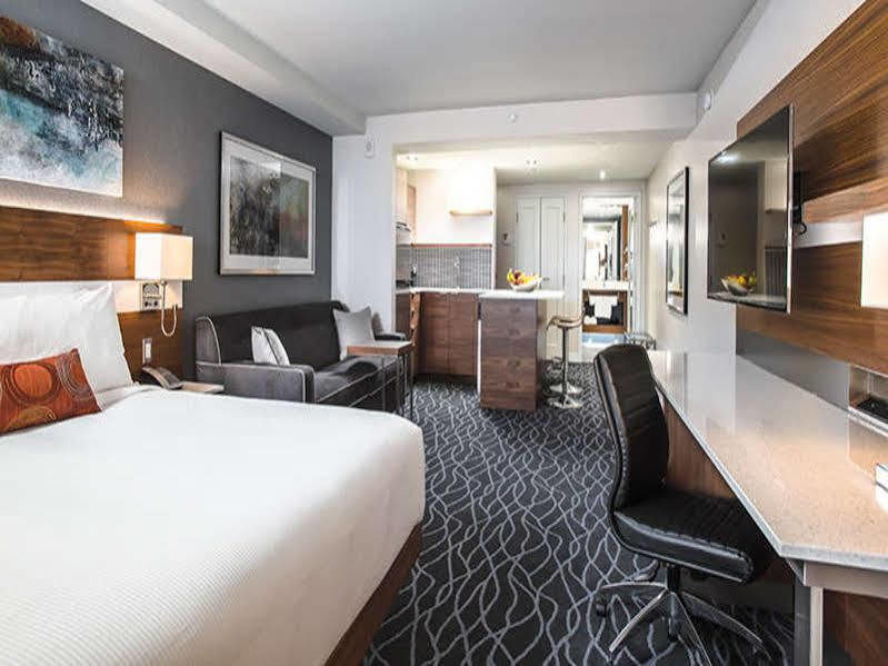 Delta Hotels By Marriott Waterloo Exterior foto
